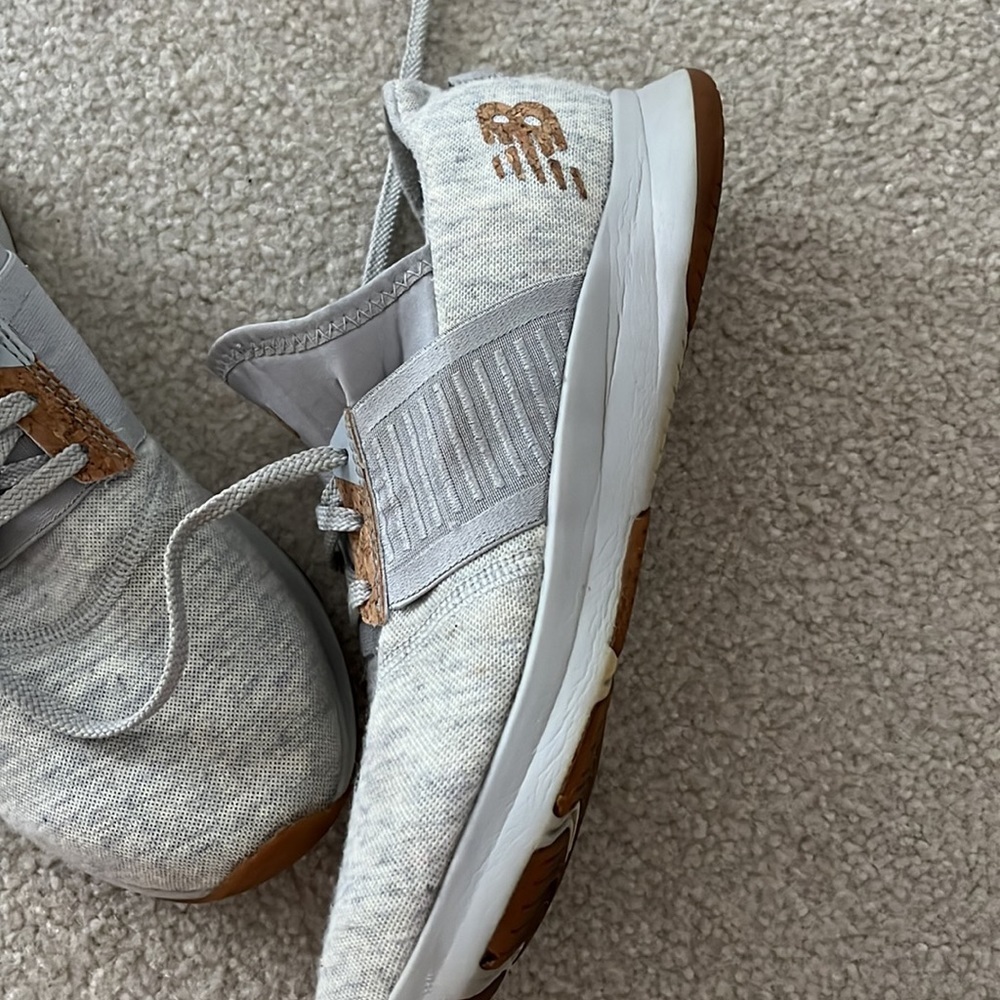 New balance sneakers - Picture 3 of 4